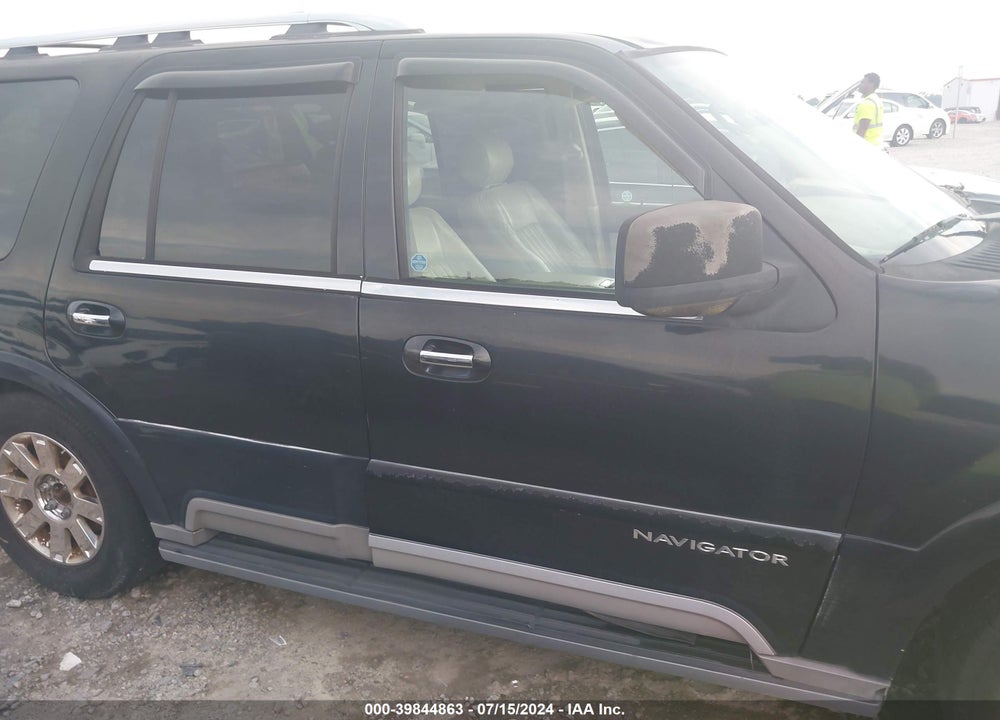 2004 LINCOLN NAVIGATOR VIN: 5LMFU28R34LJ02127