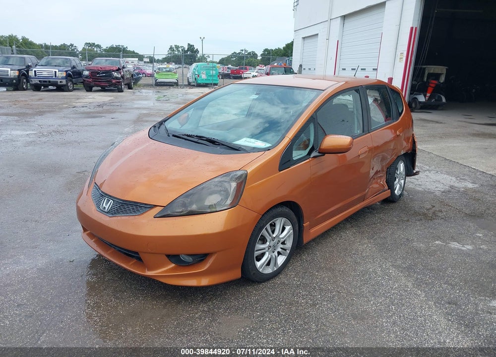 2011 HONDA FIT SPORT VIN: JHMGE8H52BC004498
