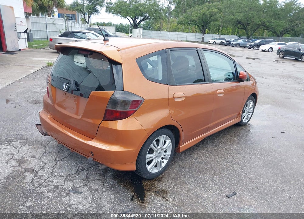 2011 HONDA FIT SPORT VIN: JHMGE8H52BC004498