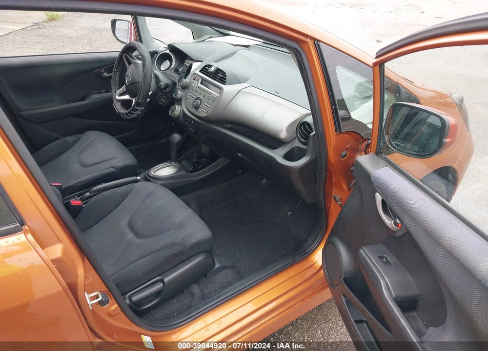 2011 HONDA FIT SPORT VIN: JHMGE8H52BC004498
