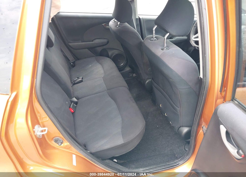 2011 HONDA FIT SPORT VIN: JHMGE8H52BC004498