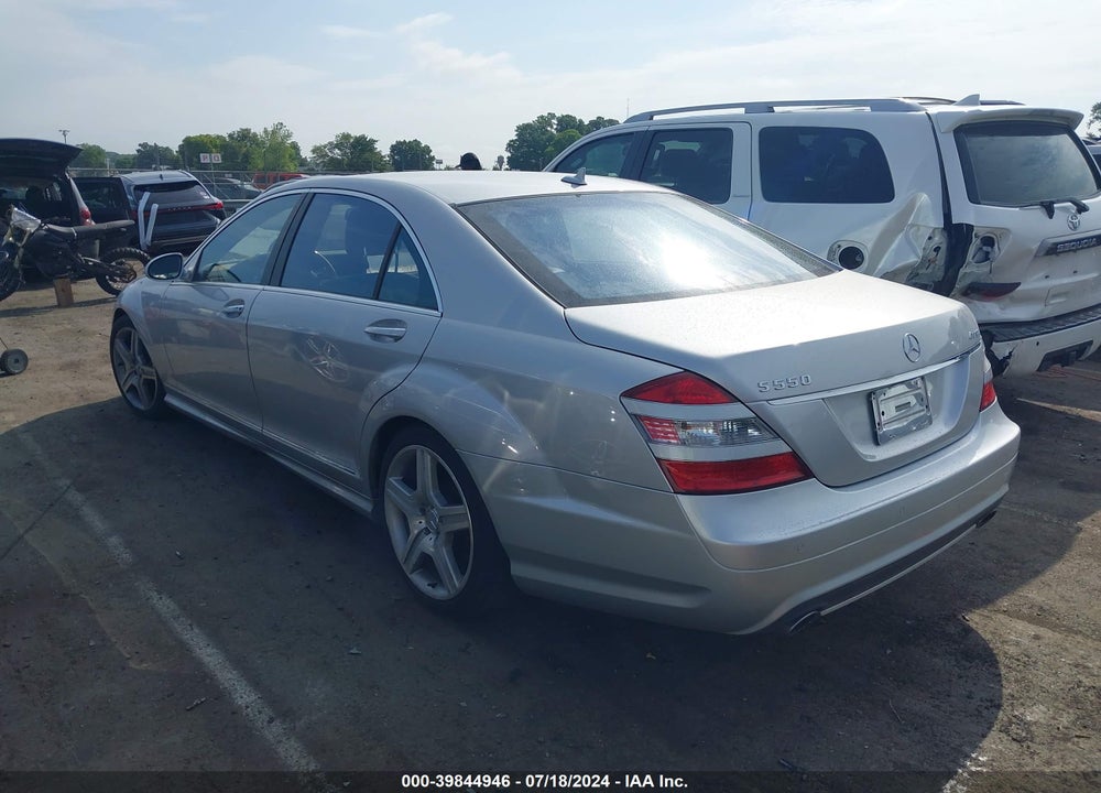 2009 MERCEDES-BENZ S 550 4MATIC VIN: WDDNG86X49A256174