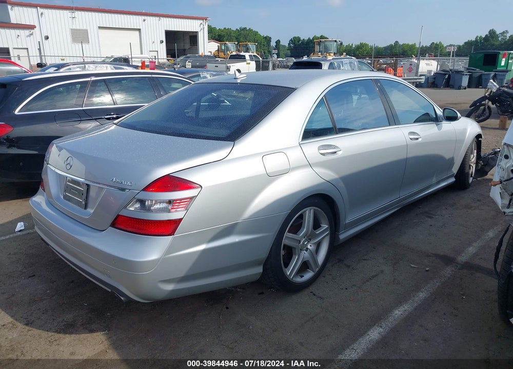 2009 MERCEDES-BENZ S 550 4MATIC VIN: WDDNG86X49A256174