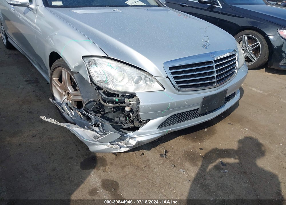 2009 MERCEDES-BENZ S 550 4MATIC VIN: WDDNG86X49A256174