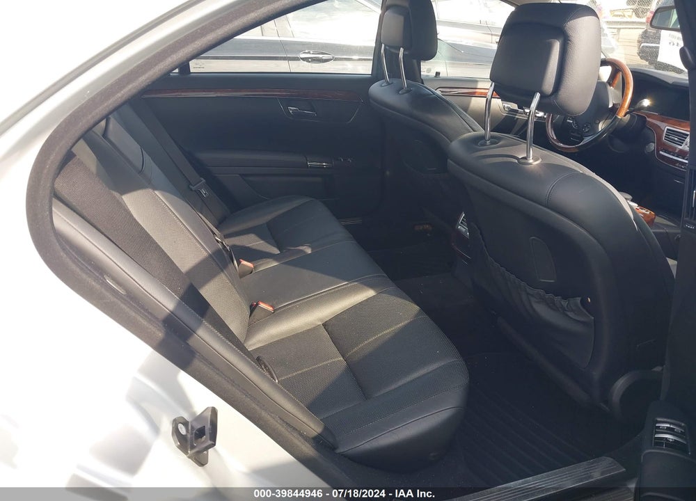 2009 MERCEDES-BENZ S 550 4MATIC VIN: WDDNG86X49A256174