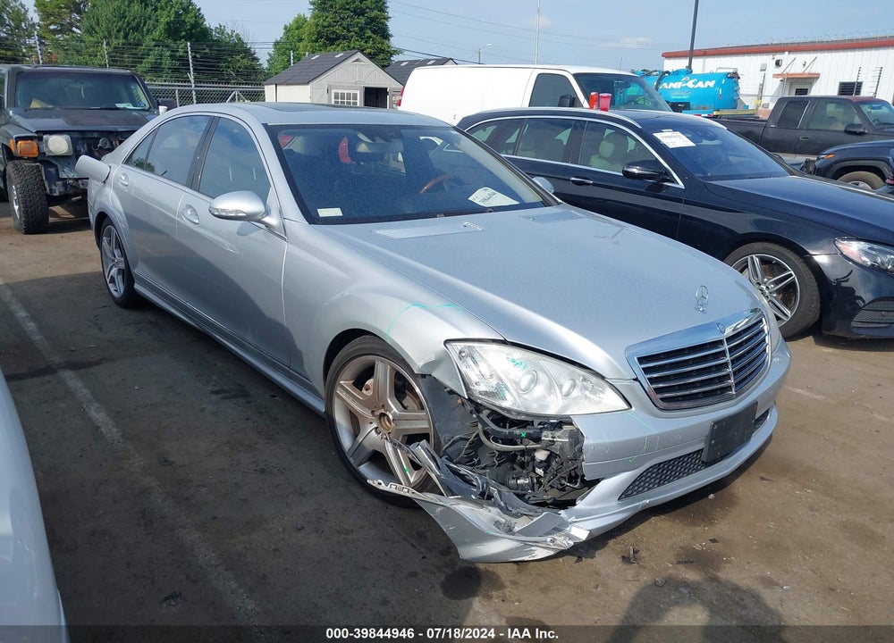 2009 MERCEDES-BENZ S 550 4MATIC VIN: WDDNG86X49A256174