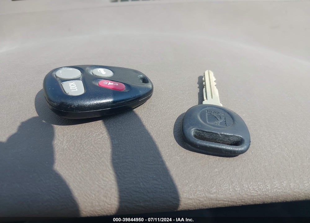 2001 SATURN SL1 VIN: 1G8ZH52881Z204729