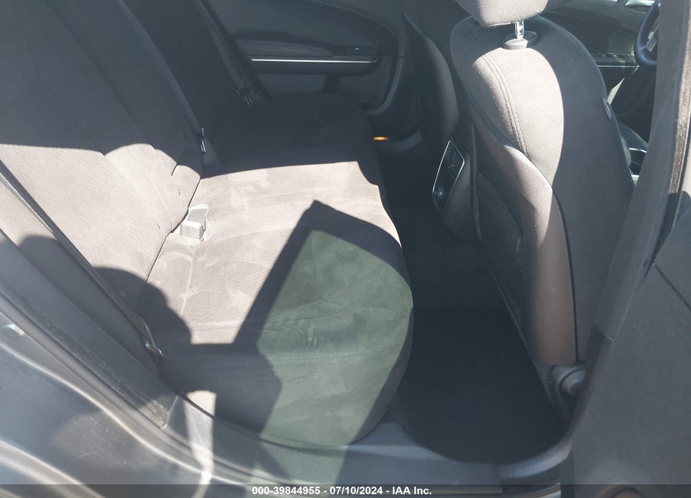 2012 CHRYSLER 300 VIN: 2C3CCAAG2CH143297
