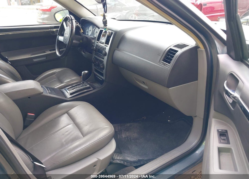 2005 CHRYSLER 300 TOURING VIN: 2C3JA53G85H156396