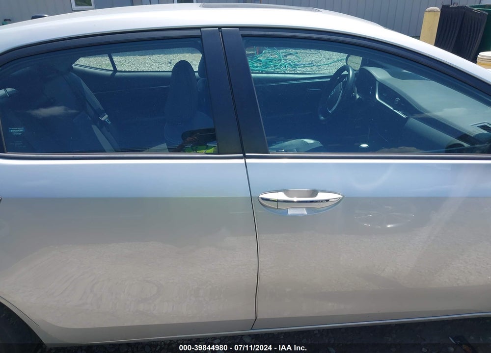 2017 TOYOTA COROLLA XLE VIN: 2T1BURHE8HC932188