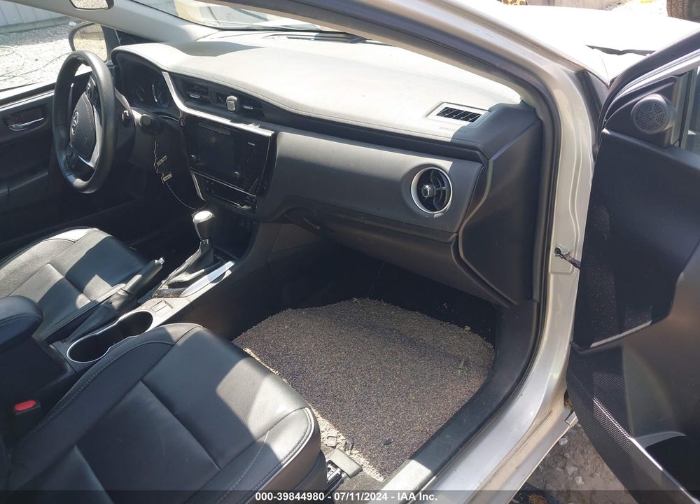 2017 TOYOTA COROLLA XLE VIN: 2T1BURHE8HC932188
