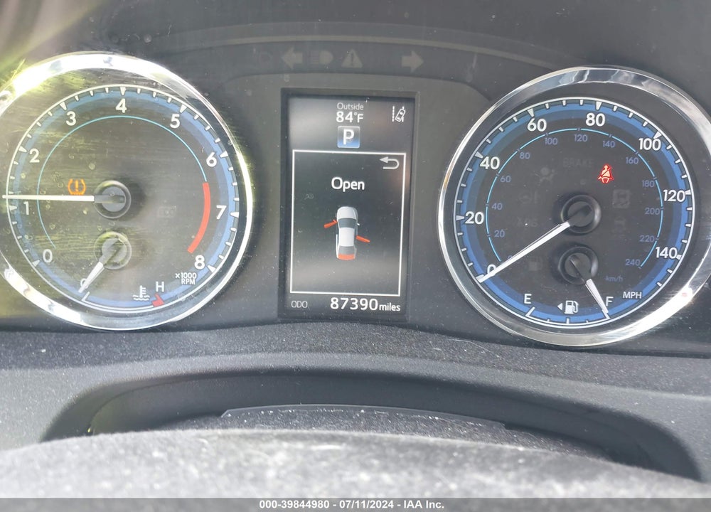 2017 TOYOTA COROLLA XLE VIN: 2T1BURHE8HC932188