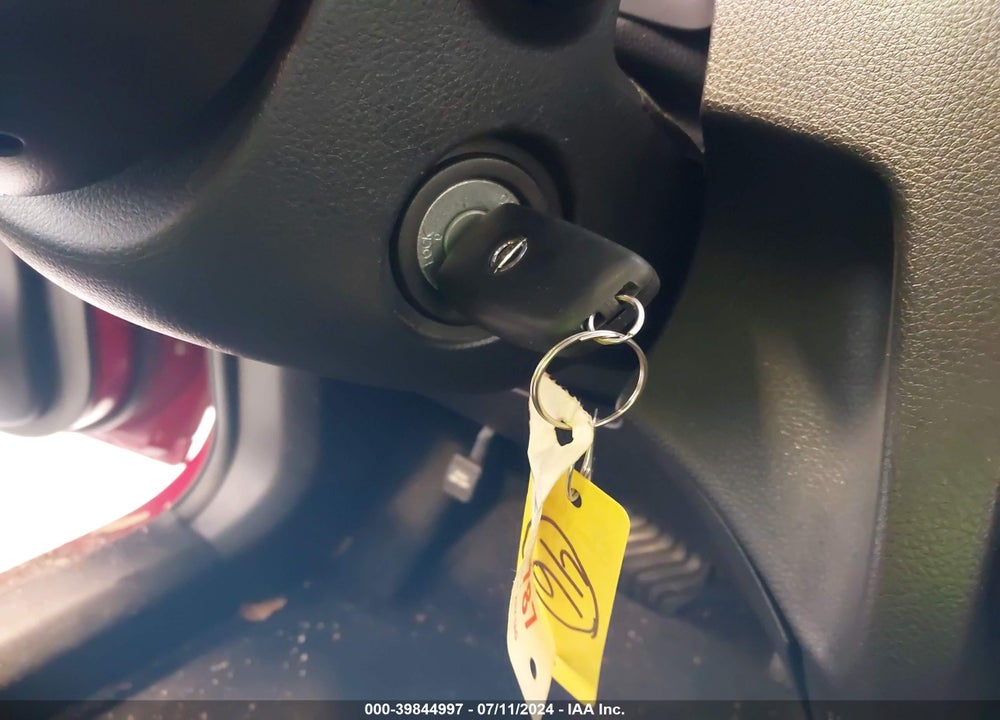 2017 NISSAN ROGUE S VIN: JN8AT2MT8HW383808