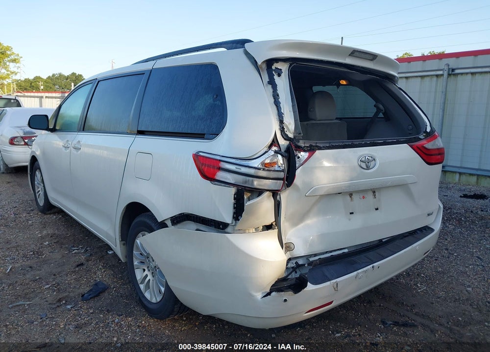 2017 TOYOTA SIENNA XLE 8 PASSENGER VIN: 5TDYZ3DC4HS865948