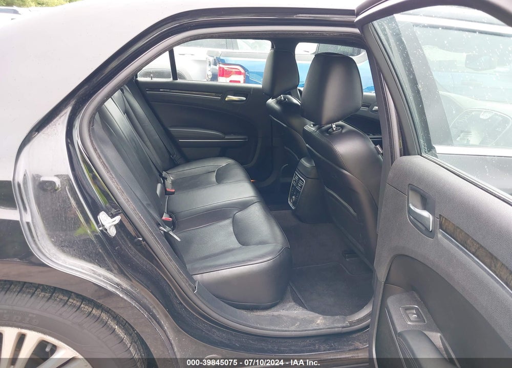 2011 CHRYSLER 300C AWD VIN: 2C3CK6CT1BH530612
