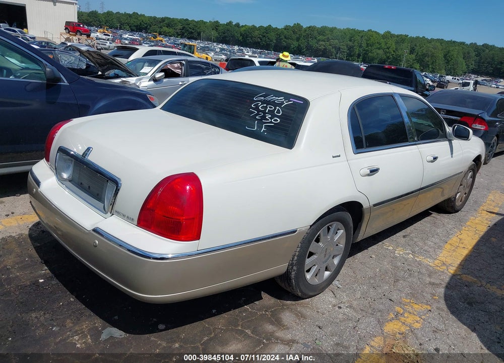 2004 LINCOLN TOWN CAR ULTIMATE VIN: 1LNHM83W04Y657230