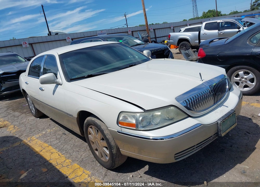 2004 LINCOLN TOWN CAR ULTIMATE VIN: 1LNHM83W04Y657230