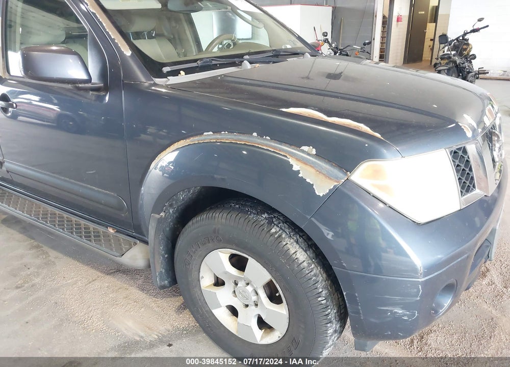 2005 NISSAN PATHFINDER SE VIN: 5N1AR18W25C753877