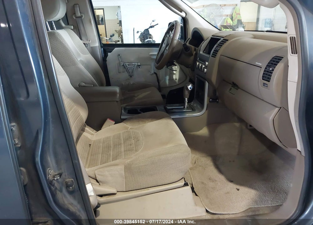 2005 NISSAN PATHFINDER SE VIN: 5N1AR18W25C753877
