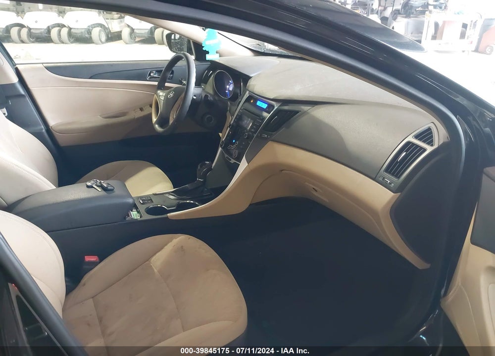 2013 HYUNDAI SONATA GLS VIN: 5NPEB4AC1DH660718