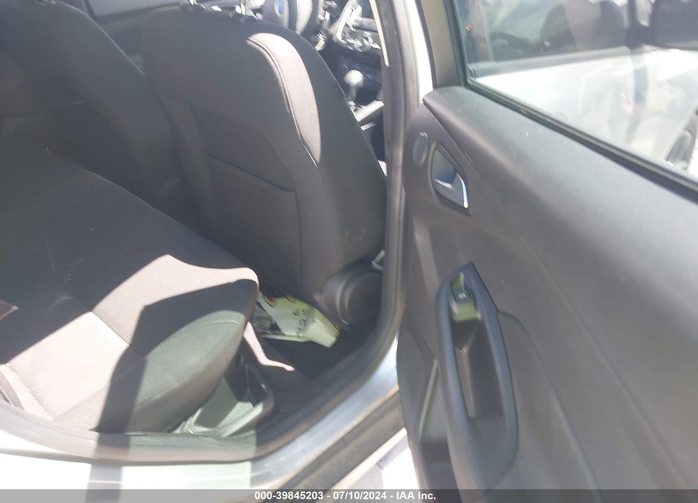2017 FORD FOCUS SEL VIN: 1FADP3H22HL218512