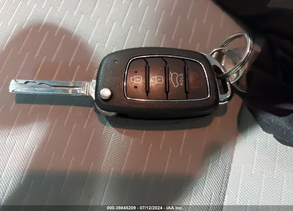 2019 HYUNDAI TUCSON SE VIN: KM8J2CA40KU917156