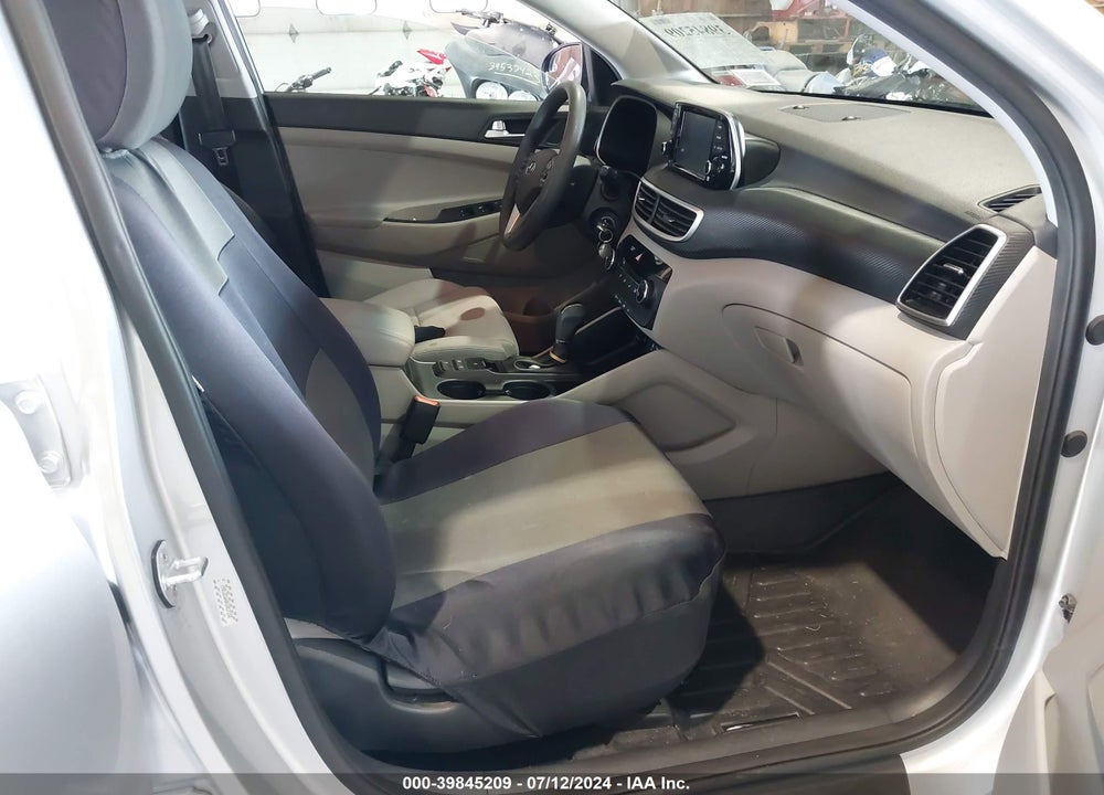 2019 HYUNDAI TUCSON SE VIN: KM8J2CA40KU917156