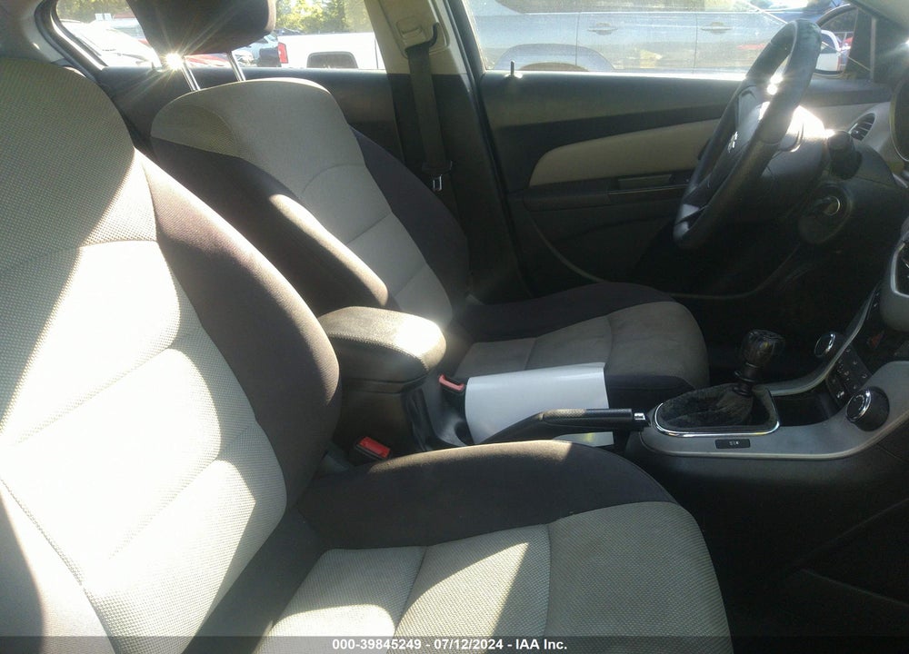 2014 CHEVROLET CRUZE LS MANUAL VIN: 1G1PB5SH4E7213887