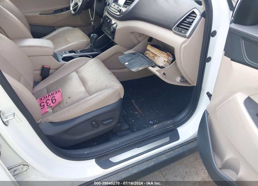 2016 HYUNDAI TUCSON LIMITED VIN: KM8J33A25GU065468