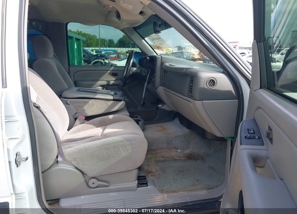2004 CHEVROLET TAHOE LS VIN: 1GNEK13V74J249027