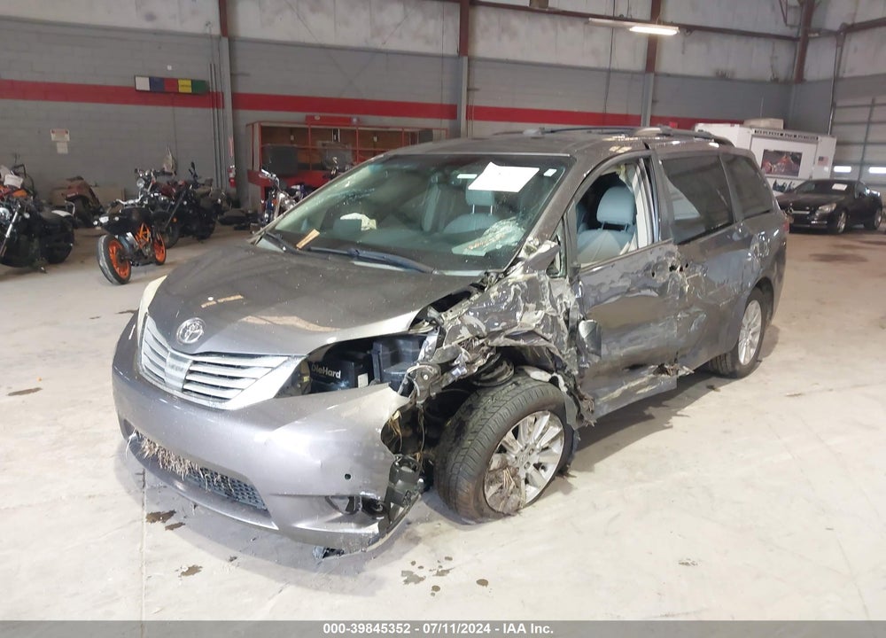 2013 TOYOTA SIENNA LIMITED V6 7 PASSENGER VIN: 5TDYK3DCXDS366683