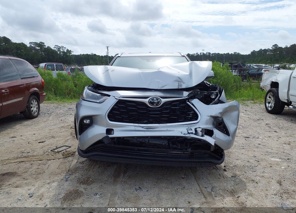 2021 TOYOTA HIGHLANDER XLE VIN: 5TDGZRAH4MS051890