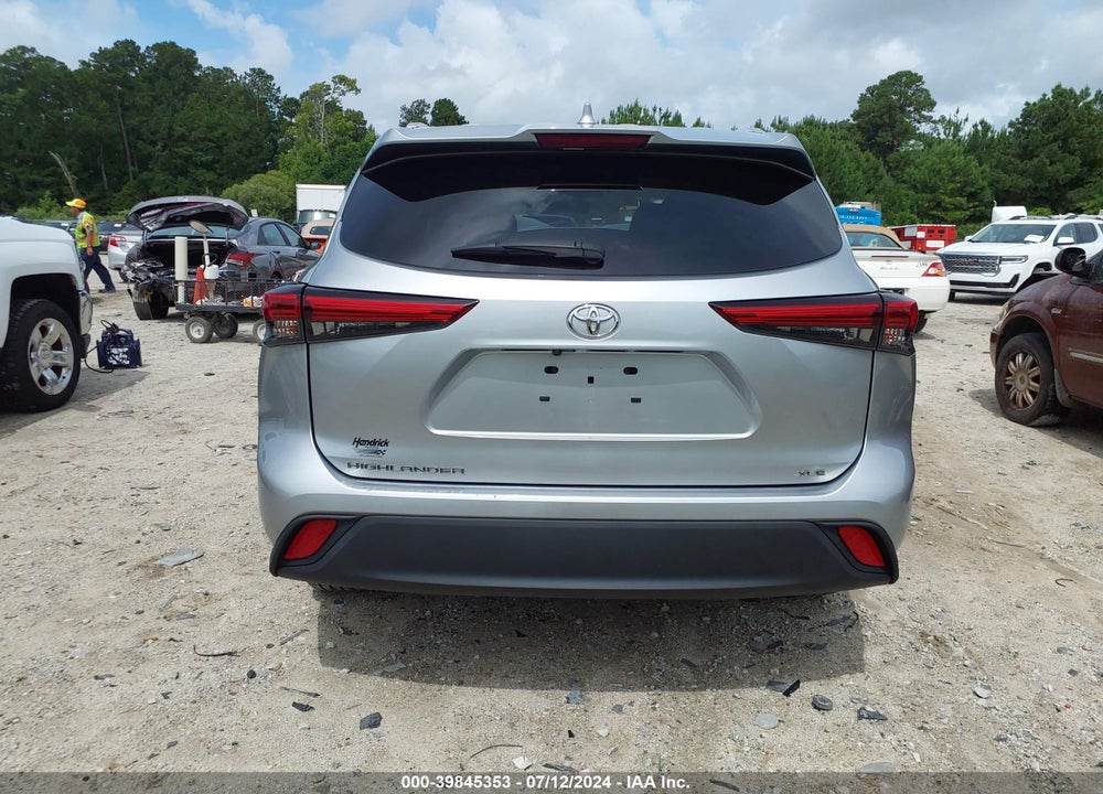 2021 TOYOTA HIGHLANDER XLE VIN: 5TDGZRAH4MS051890