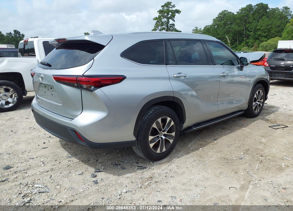 2021 TOYOTA HIGHLANDER XLE VIN: 5TDGZRAH4MS051890