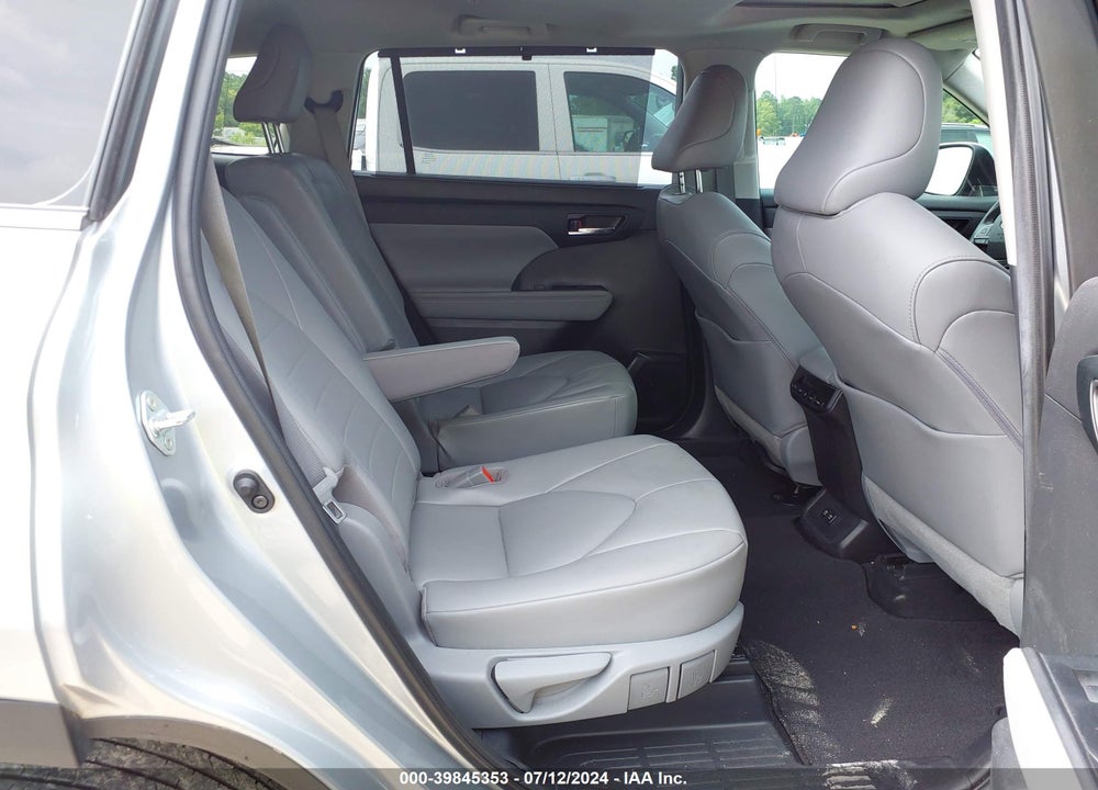 2021 TOYOTA HIGHLANDER XLE VIN: 5TDGZRAH4MS051890