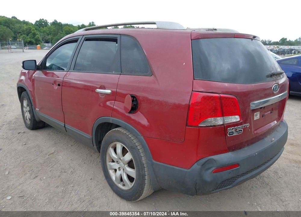 2011 KIA SORENTO LX VIN: 5XYKTDA10BG055138
