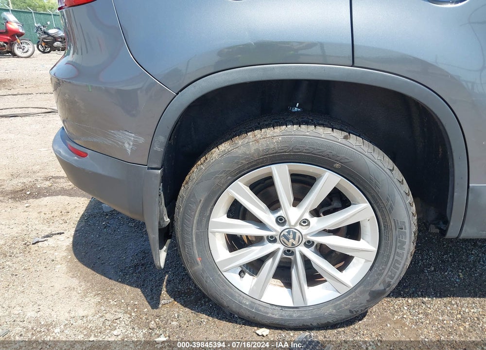 2014 VOLKSWAGEN TIGUAN SE VIN: WVGBV3AX2EW625202