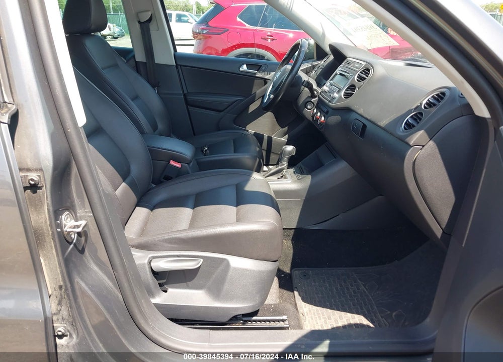 2014 VOLKSWAGEN TIGUAN SE VIN: WVGBV3AX2EW625202