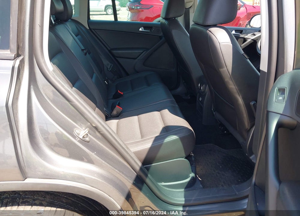 2014 VOLKSWAGEN TIGUAN SE VIN: WVGBV3AX2EW625202