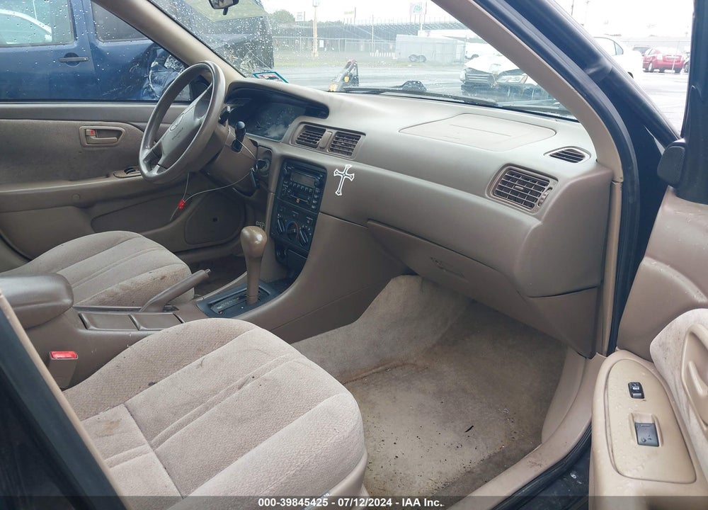 2001 TOYOTA CAMRY LE V6 VIN: 4T1BF28K01U128933
