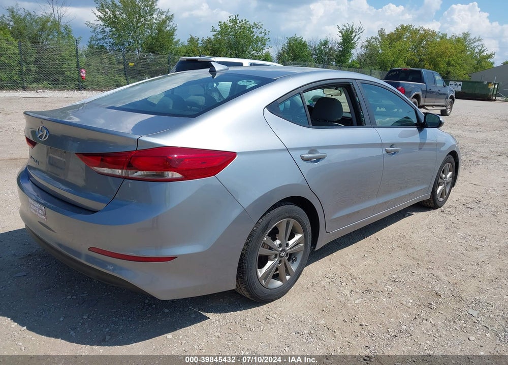 2017 HYUNDAI ELANTRA SE VIN: 5NPD84LF5HH153621