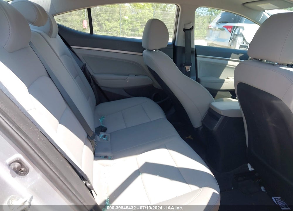2017 HYUNDAI ELANTRA SE VIN: 5NPD84LF5HH153621
