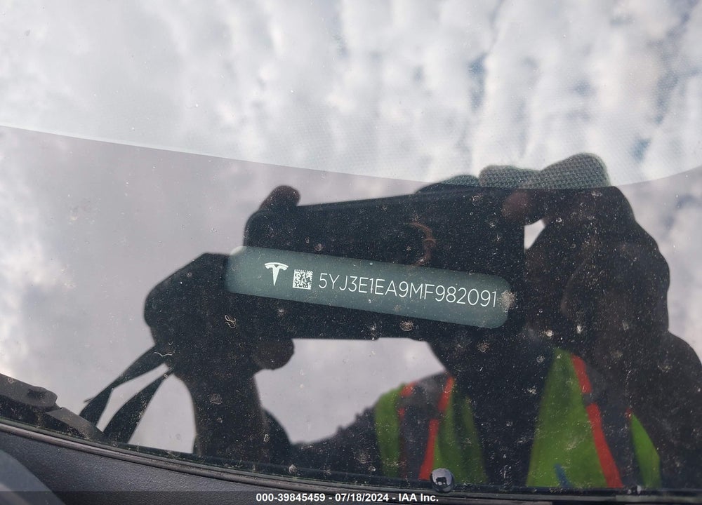 2021 TESLA MODEL 3 STANDARD RANGE PLUS REAR-WHEEL DRIVE VIN: 5YJ3E1EA9MF982091