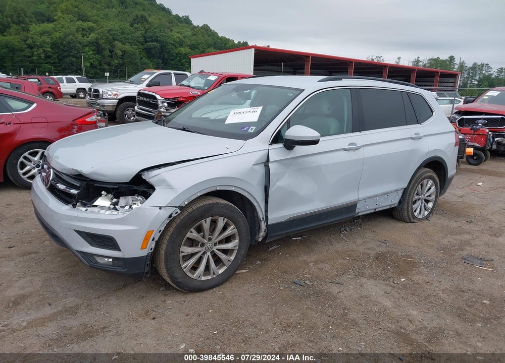 2018 VOLKSWAGEN TIGUAN VIN: 3VV2B7AX1JM001357