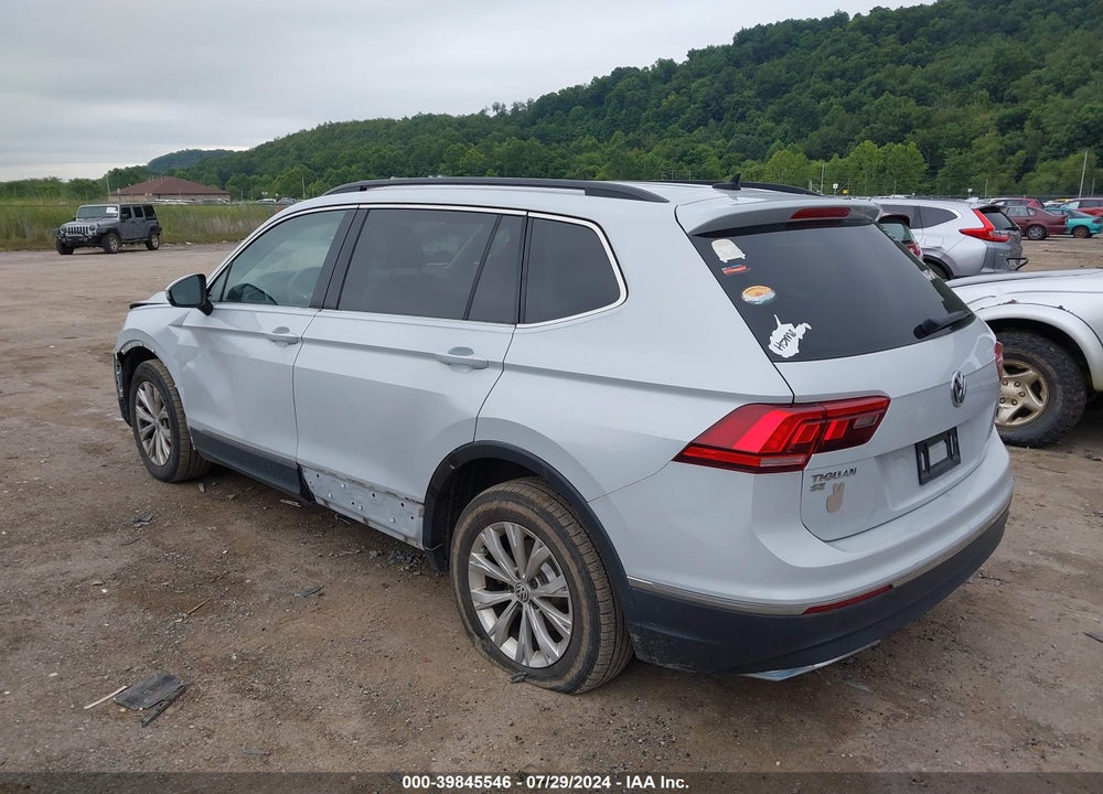 2018 VOLKSWAGEN TIGUAN VIN: 3VV2B7AX1JM001357