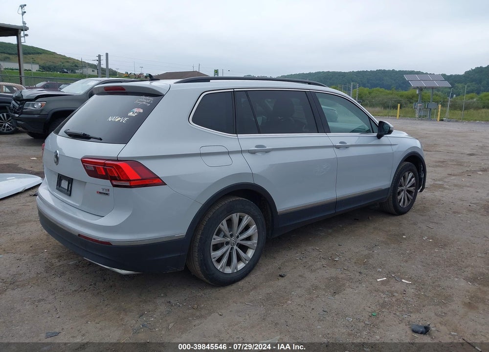 2018 VOLKSWAGEN TIGUAN VIN: 3VV2B7AX1JM001357