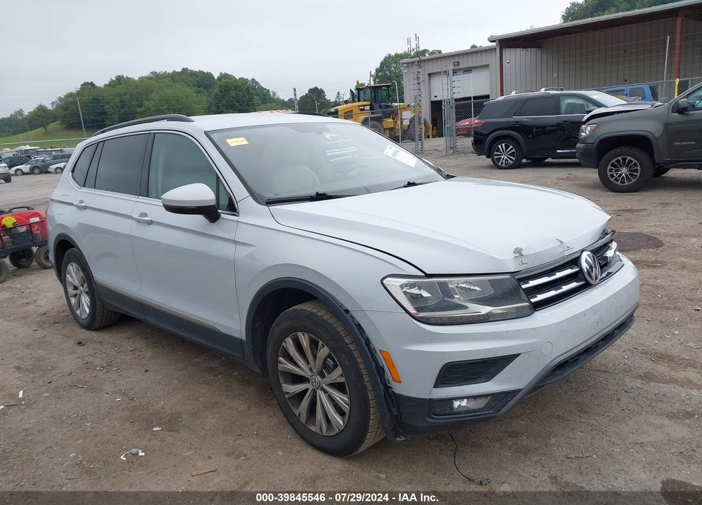 2018 VOLKSWAGEN TIGUAN VIN: 3VV2B7AX1JM001357