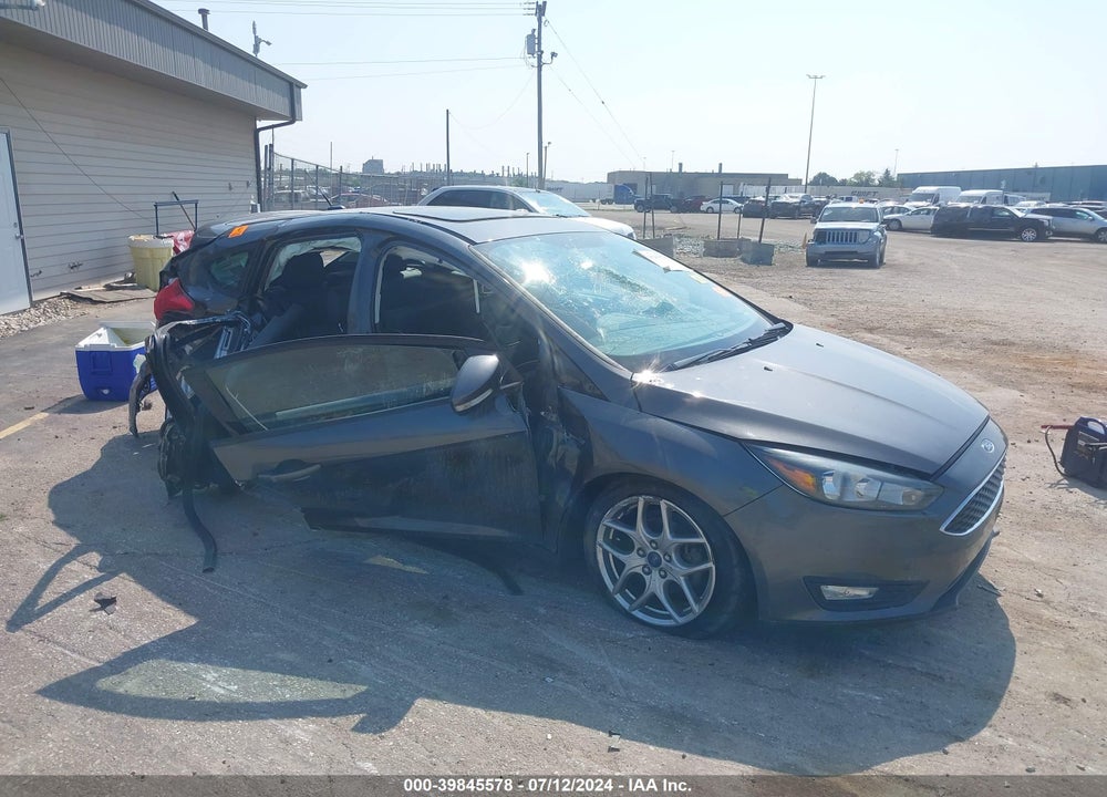 2015 FORD FOCUS SE VIN: 1FADP3K21FL322642