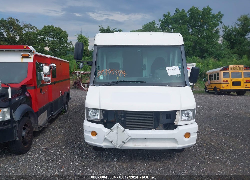 2015 ISUZU COMMERCIAL VAN VIN: JALB4T177F7W00412