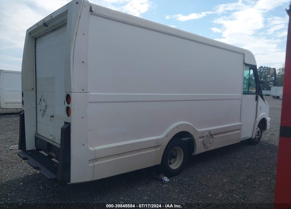 2015 ISUZU COMMERCIAL VAN VIN: JALB4T177F7W00412